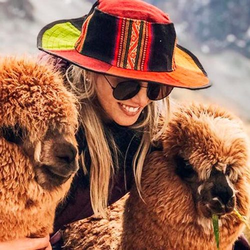 Girl-in-the-rainbow-mountain-auri-peru-1-500x500 Girl-in-the-rainbow-mountain-auri-peru-1-500x500