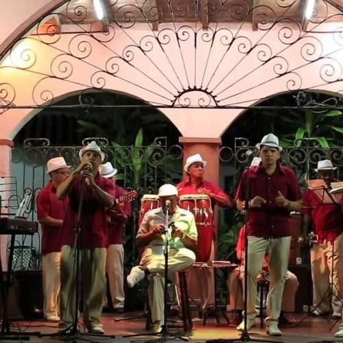 Casa-de-la-Trova-500x500 Casa-de-la-Trova-500x500