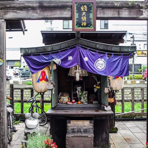 matsumoto-nawate-dori-frog-street-resized-7-1024x681-1-500x500 matsumoto-nawate-dori-frog-street-resized-7-1024x681-1-500x500