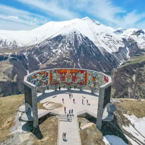 vriendschapsmonument-768x1024-1 vriendschapsmonument-768x1024-1